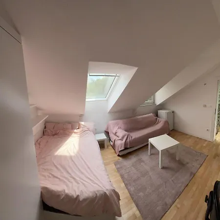 Проживання в сім'ї Free Park&bikes *