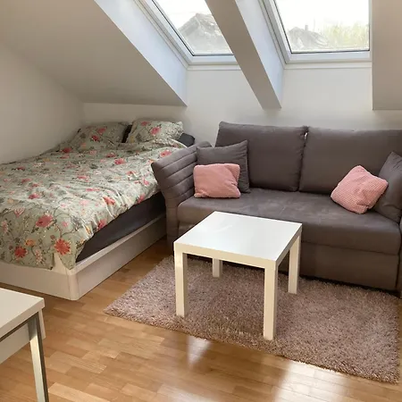 Quarto em Acomodações Particulares Free Park&bikes Liubliana